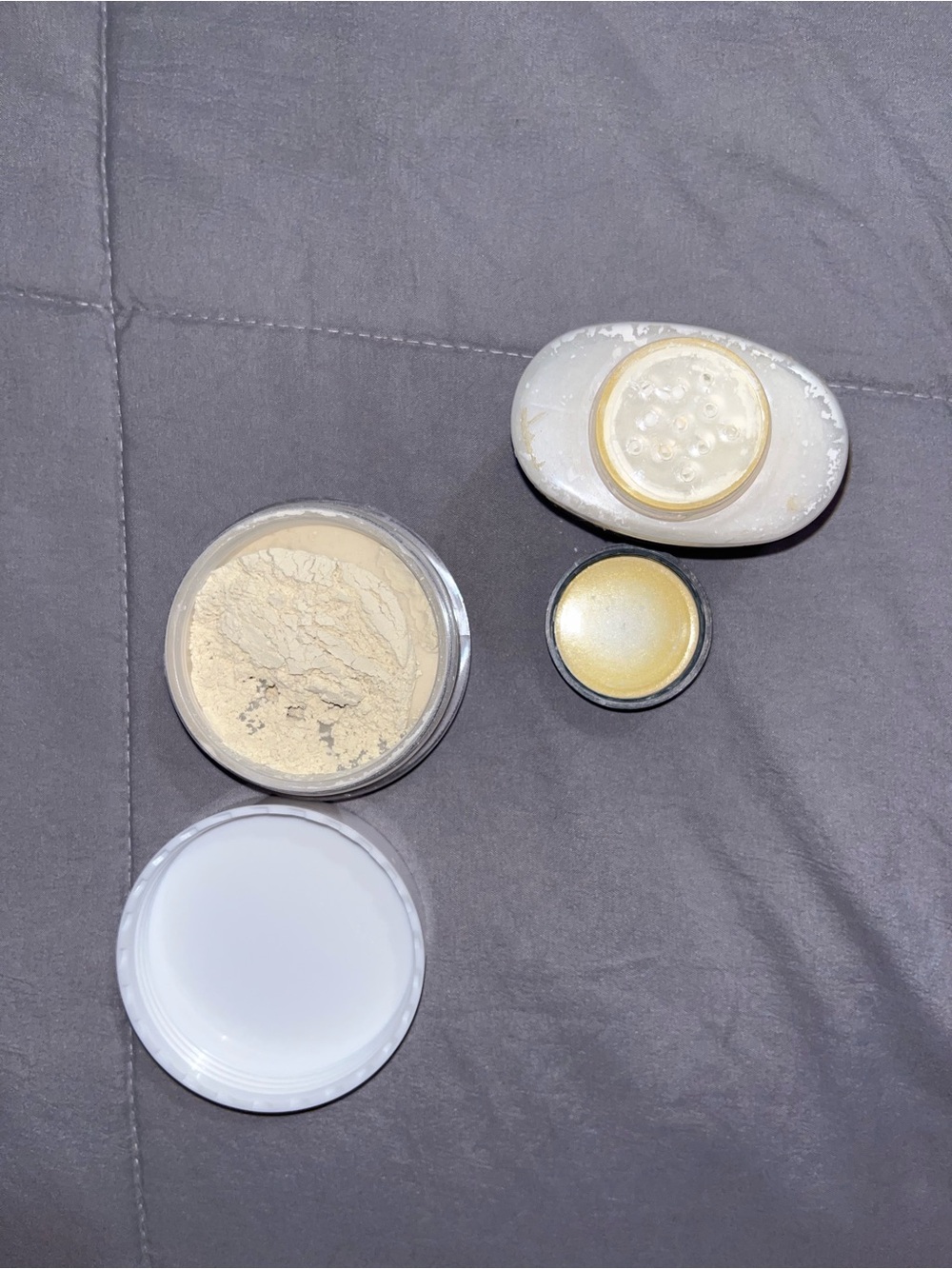 🔵(4 for $25)🔵Setting Powder Bundle - Picture 6 of 7